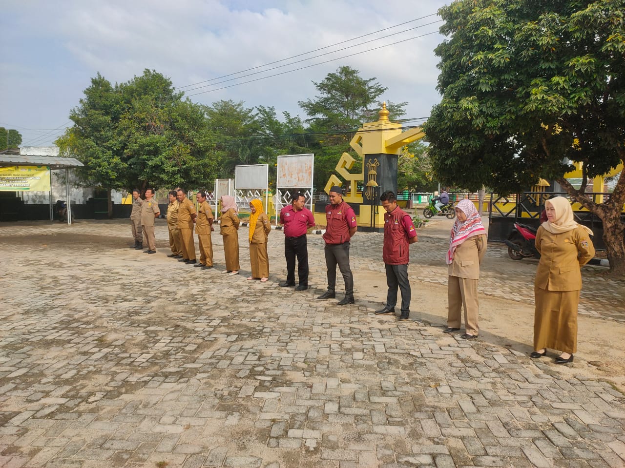 Apel mingguan di Kantor Camat Seputih Agung (Senin, 06 November 2023)